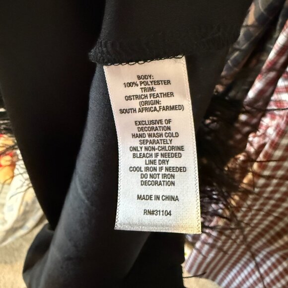 Crown & Ivy Size Large Feathers Hem Short Sleeve High Neck Blouse Top Black - Picture 5 of 8